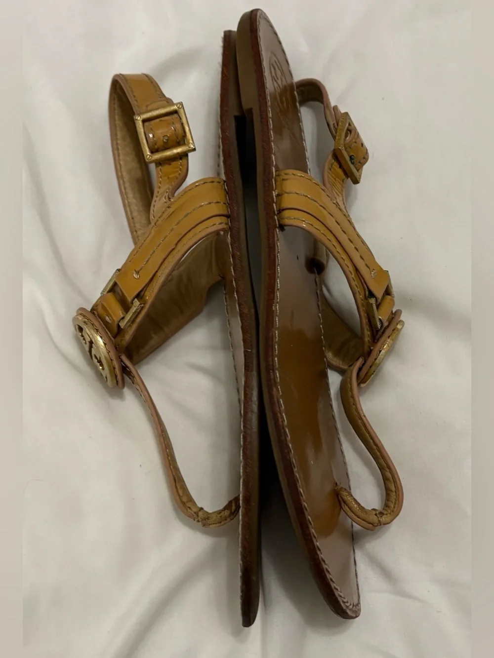 Tory Burch Cassia Women’s Yellow Gold  T Logo Leather Sandals Size 9